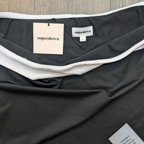 Revovle superdown Jodie black and white top and maxi skirt - Picture 4 of 5